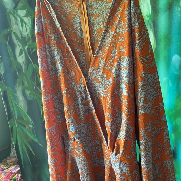 XL orange floral Romper - Picture 9 of 16